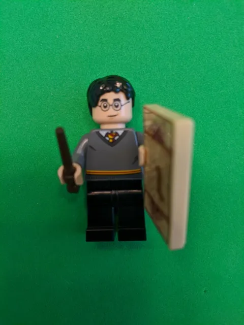 LEGO 'HARRY POTTER' MINIFIG- FROM SET #40419- W/WAND, EXCLUSIVE MAP & BOOK CASE