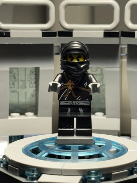 LEGO Ninjago Cole Minifigure njo006 Golden Weapons 2011 Genuine Figure