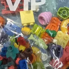 LEGO Miscellaneous: Fun and Funky VIP Add On Pack (40512)