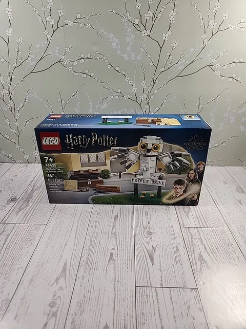 Lego Harry Potter Hedwig at 4 Privet Drive Owl Figure Toy 76425 Hermione Ron New