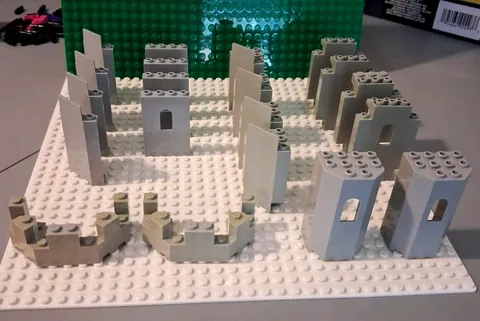 Vintage LEGO Castle Parts. Lot Of 20. Excellent Condition