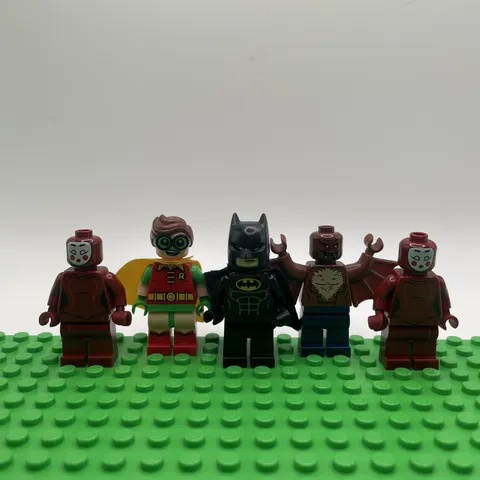 Lego Minifigures Lot Batman Movie Robin Kabuki Twins Man-Bat 5 Minifigs 70905