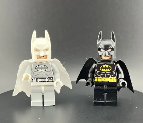 LEGO Minifigures Batman Arctic Suit SH0047, Black Suit SH0016