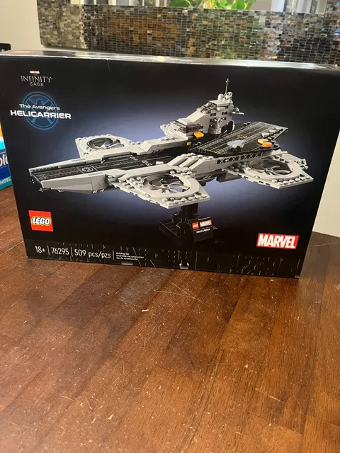 LEGO Marvel Super Heroes: The Avengers Helicarrier (76295) BRAND NEW SEALED