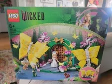EUC LEGO Wicked: Glinda's Wedding Day Set (75688), COMPLETED, Box, Book