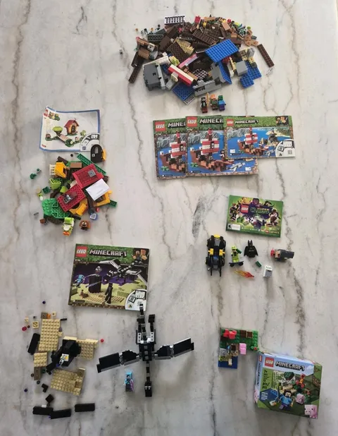 Lot Of 5 Lego Sets W/ Manuels! Minecraft, DC Super Heroes & Mario! Look & Read! 