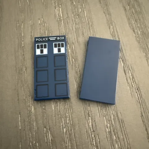 LEGO Tile 2 x 4 with Police Box (23894 / 87079)