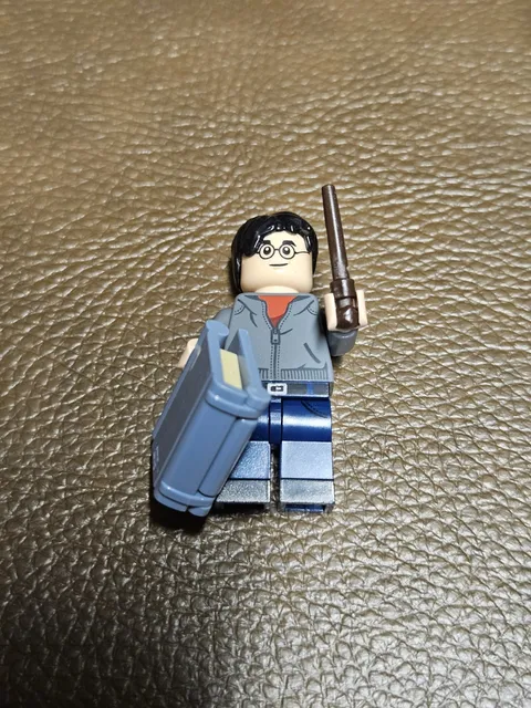 LEGO Harry Potter minifigure 71028 Harry Potter CMF Series 2 book