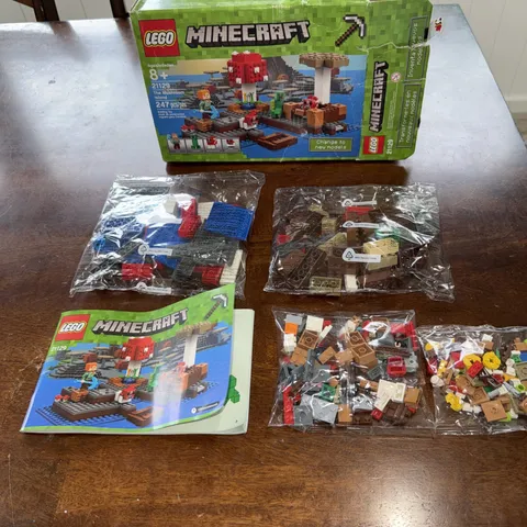 Lego Minecraft The Mushroom Island 21129 - Open Box 100% Complete