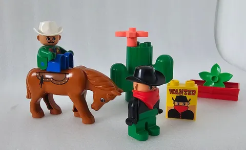 Lego Duplo Wild West Sheriff Wanted Bandid Horse Prairie Vintage Play Set