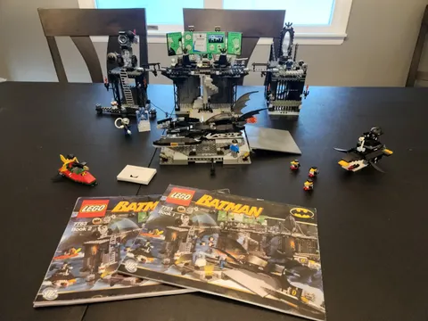 LEGO Batman: The Batcave: Penguin Mr. Freeze's Invasion (7783) READ DESCRIPTION