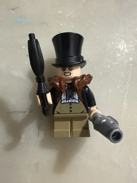 Lego Batman Penguin Minifigure From Shadowbox Set 76252 Excellent Condition