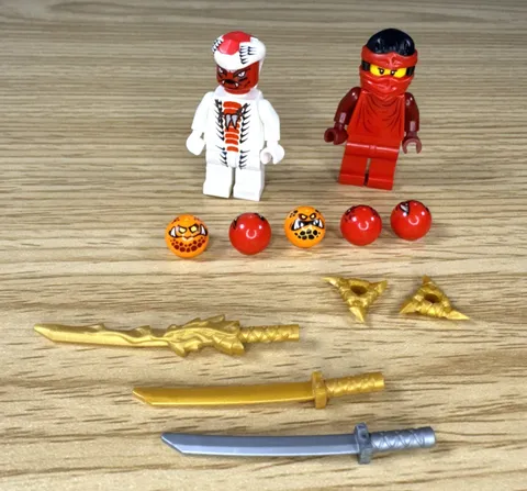 LEGO Ninjago Rise of the Snakes Rattla & Snike Minifigure Lot Weapons Parts