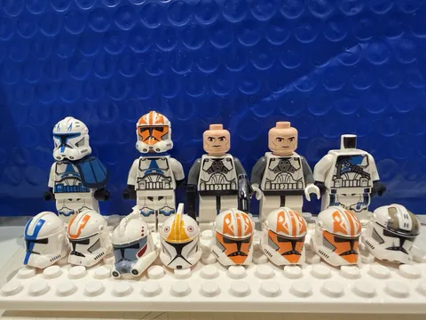 LEGO Star Wars The Clone Wars Minifigure Lot with Assorted Parts
