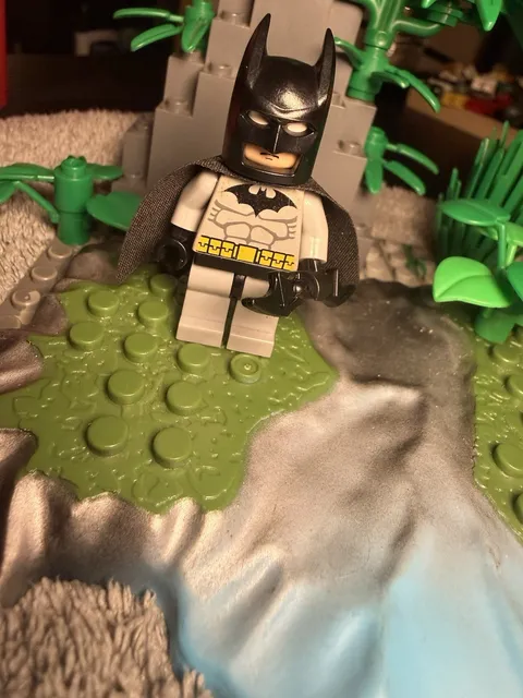Lego Batman Genuine 2006 Batman Light Bluish Gray Suit Minifigure bat001 DC