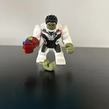 LEGO Marvel Avengers Endgame Hulk Minifigure White Jumpsuit W Gauntlet & Stones