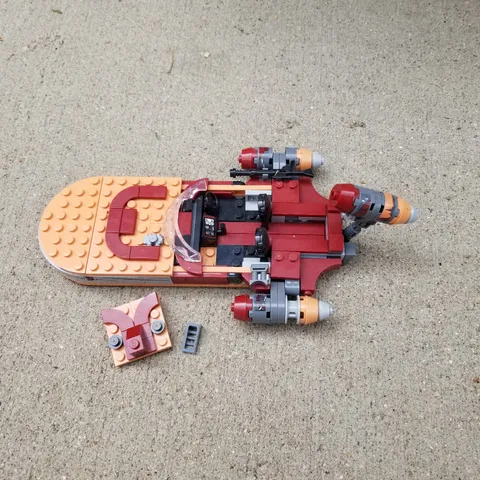 LEGO Star Wars Luke Skywalker's Landspeeder 75271 INCOMPLETE