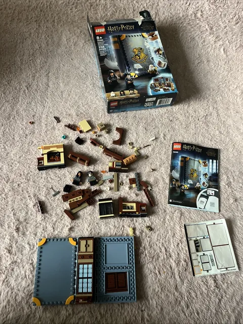 Vintage 2021 Harry Potter Lego 76385 Hogwarts Moment Charms Class. READ AS IS