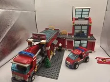 LEGO 7208 - Town: City: Fire: Fire Station - 2010 - NO BOX