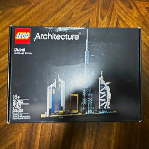 LEGO Architecture Skylines Dubai 21052 Complete Set 740 Pieces Age 16+
