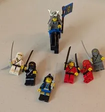 LEGO vintage Castle Ninja from 1990s: Ninja and Samurai themed minifigures