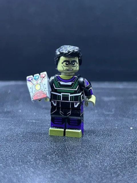 Lego Marvel Professor Hulk Bruce Banner Leyile Brick Minifigure RARE SOLD OUT