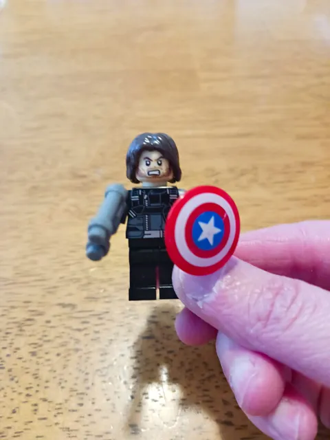LEGO Marvel Winter Soldier Minifigure w/ Captain America Shield Accessory
