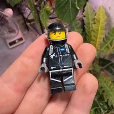 LEGO SPEED CHAMPIONS Ford Bronco Driver Minifigure From 76905 w/ Helmet