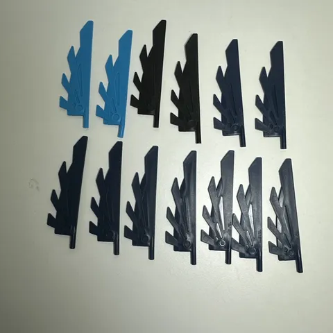 13 Lego Lot Wing 9L Feathers Blue, Navy, Black 