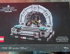 LEGO Star Wars Emperor's Throne Room Diorama 75352 807pcs w/ Display Stand