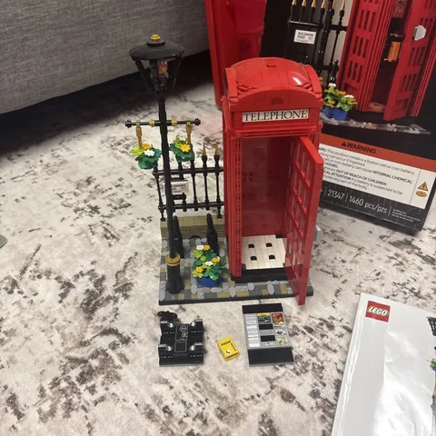 LEGO Ideas: Red London Telephone Box (21347)