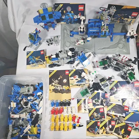 80's Lego VINTAGE SPACE Lot 6971 6951 6882 6891 6952 Minifigures Inst Near Comp