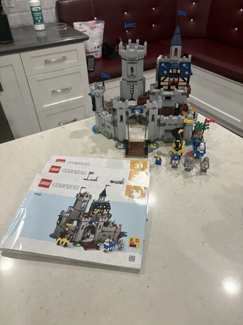 LEGO Creator (31168) 100% Complete Set with Instructions No Box