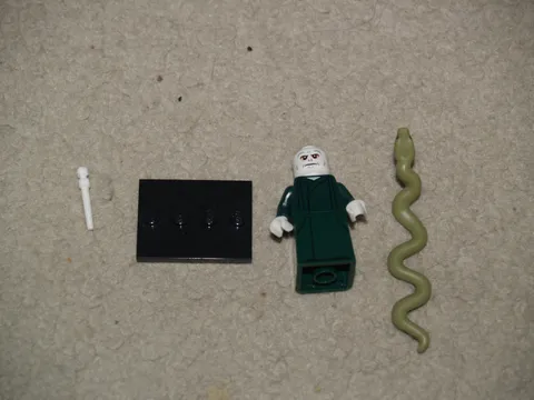 Lego Harry Potter Series 1 71022 Lord Voldemort figure
