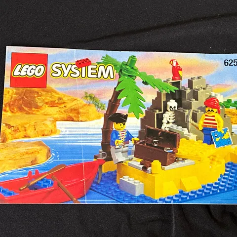 LEGO System Pirates Rocky Reef 6254 Illustrated Manual Booklet, English, 1992