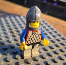 LEGO Minifigure Castle Royal Knight Scale Mail Crossbow Shield cas158 6078