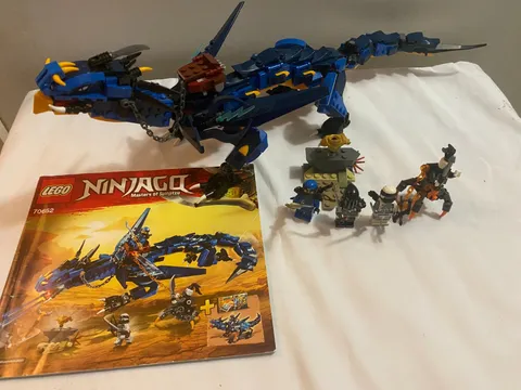 Lego Ninjago Stormbringer set 70652- 99% complete with instructions