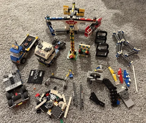 LEGO Creator Expert: Fairground Mixer (10244) Near Complete READ 
