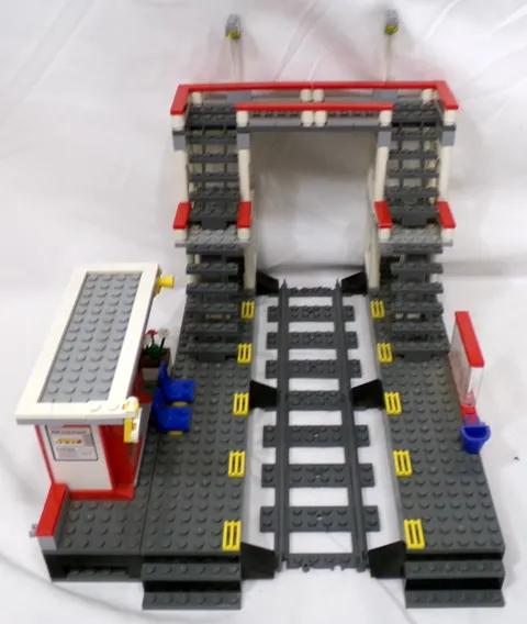LEGO City 7937 Train Station 2010 Set Station Incomplete