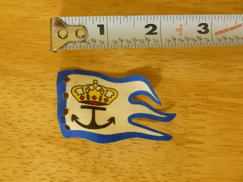 LEGO 6291 / 6280 - Cloth Flag Wave - Blue Border & Crown and Anchor - White