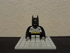 LEGO Batman Minifigure 2006 Light Bluish Gray Suit with Black Mask, bat001 GC