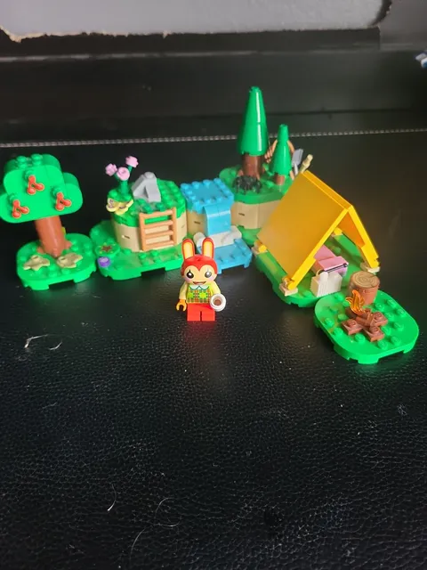 LEGO Animal Crossing Bunnie's Outdoor Activities 77047 Complete All Pieces & Box