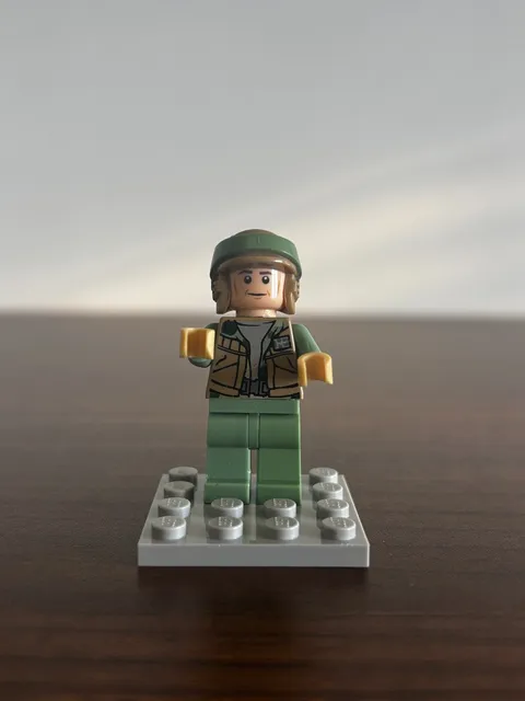 LEGO Star Wars SW0367 Endor Rebel Commando Minifig Dark Tan Vest Episode 6