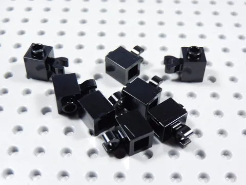 LEGO Lot of 8 Black 1x1 Bricks w/ Vertical Clip BF