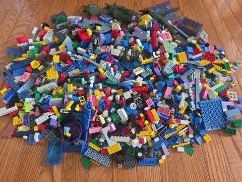 LEGO Bulk Lot Mixed Bricks and Pieces Assorted Colors 8lbs Pounds Loose