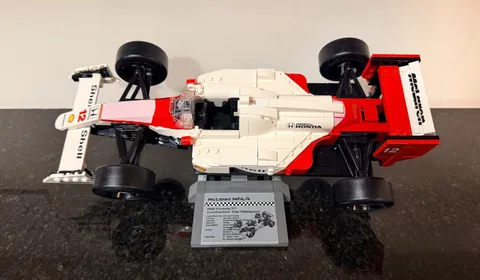 LEGO Icons: Mclaren Mp4/4 & Ayrton Senna (10330)