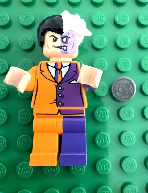 LEGO DC Batman Two-Face sh0007 Orange Purple Minifigure 6864 w Coin Rare