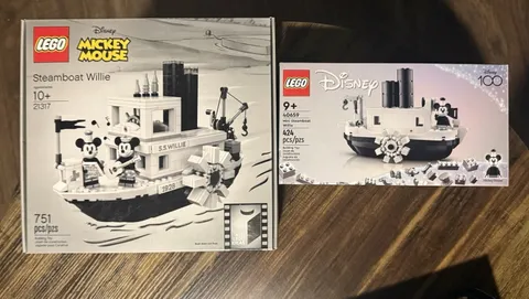 LEGO Ideas Steamboat Willie 21317 & mini steam boat Willie 40659