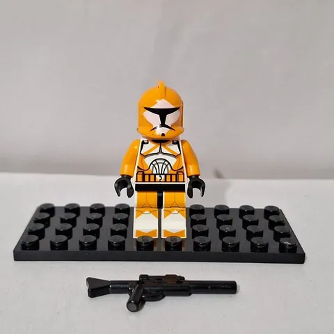 Lego Star Wars Minifigure sw0299 Clone Bomb Squad Trooper- Small Crack