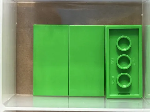 LEGO Parts - Bright Green Tile 2 x 4 - No 87079 - QTY 5